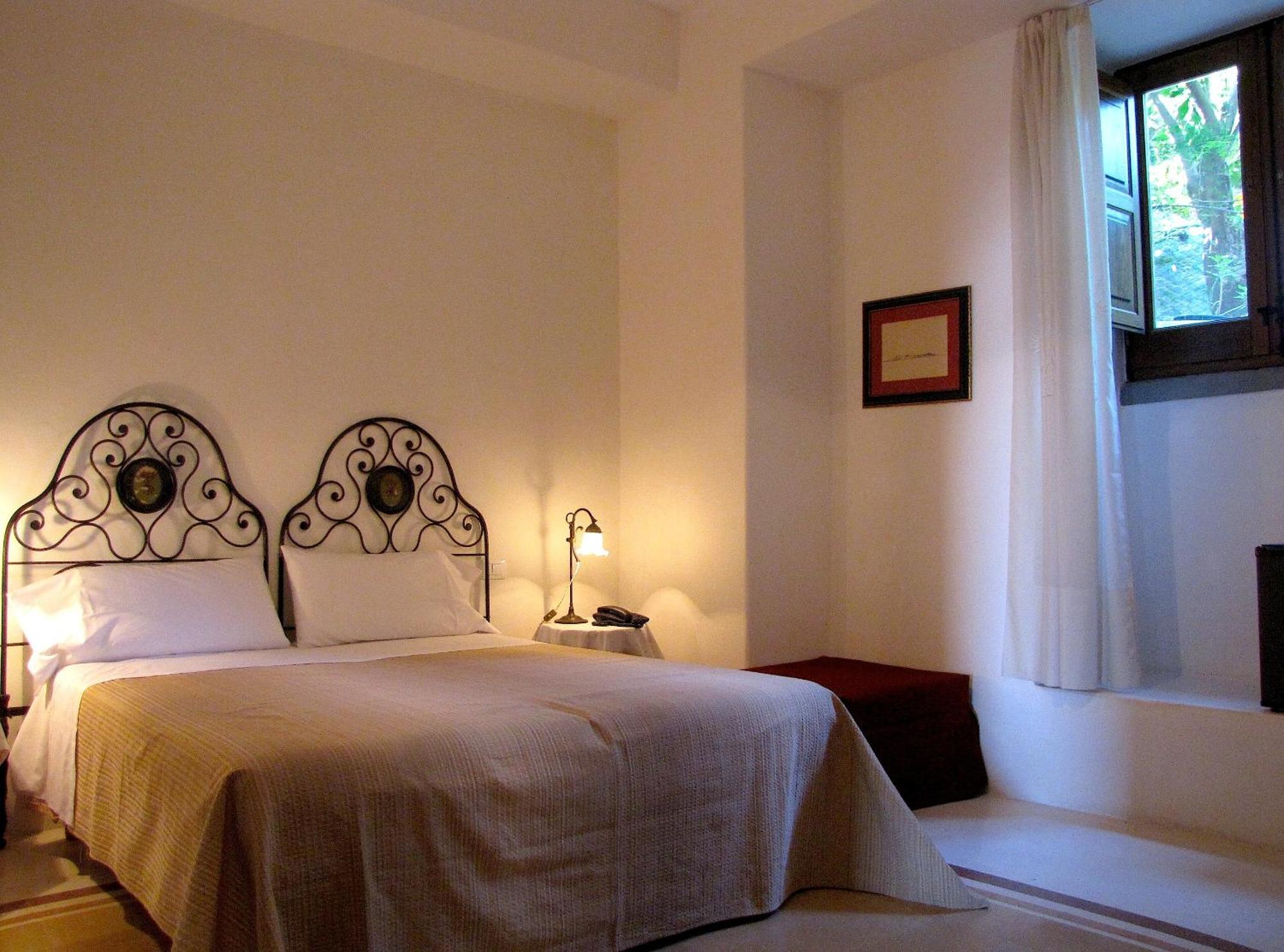 Hotel Santa Marina Antica Foresteria Santa Marina Salina Bagian luar foto