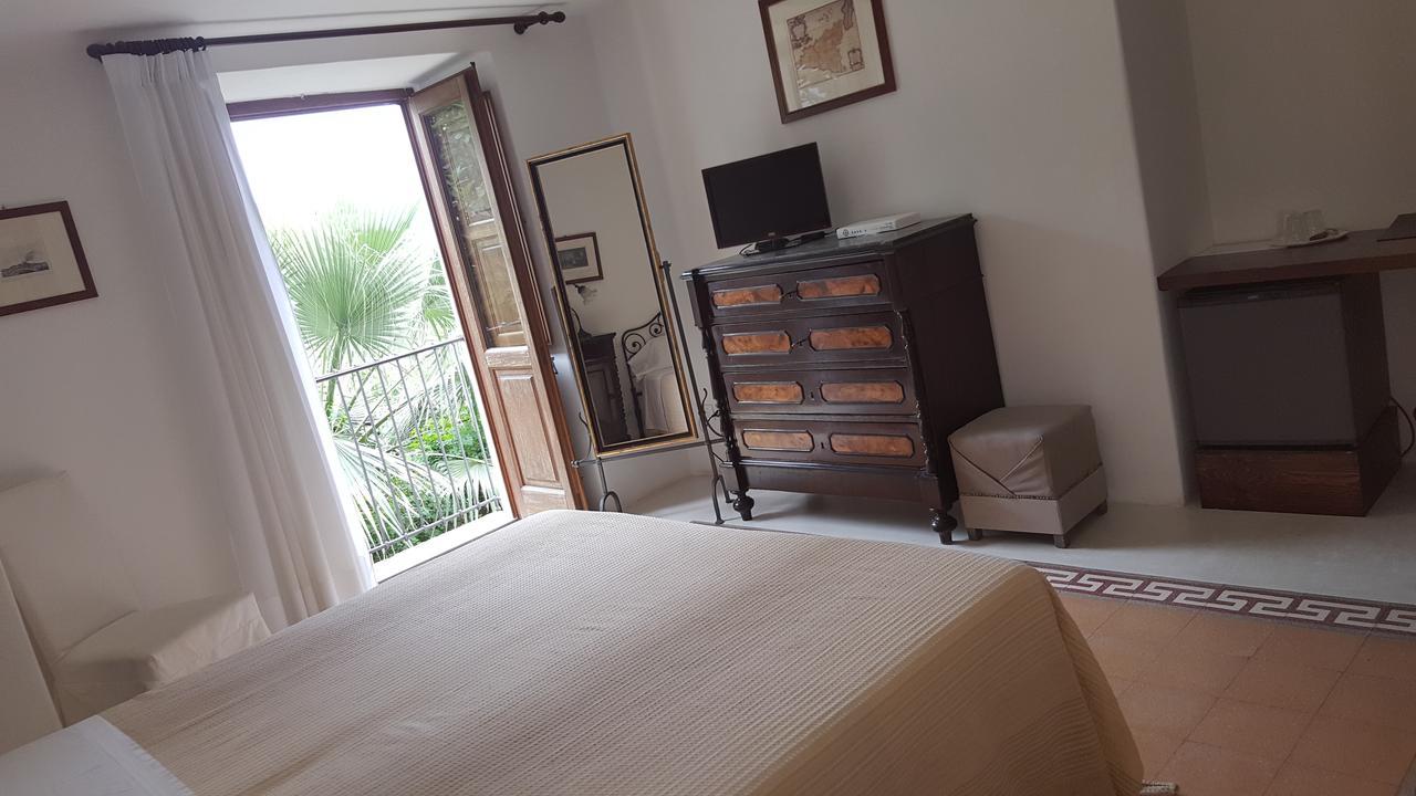 Hotel Santa Marina Antica Foresteria Santa Marina Salina Bagian luar foto